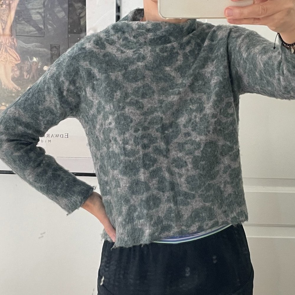Anthropologie leopard motive sweater S